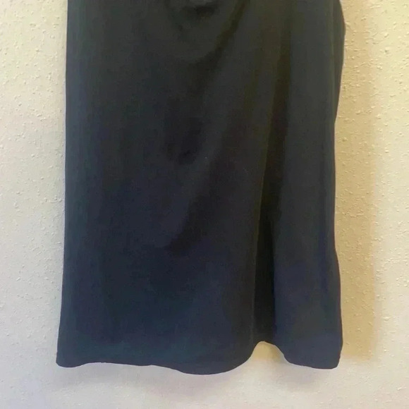 FABLETICS Women’s Tank Top W/ Built In Sports Bra - Picture 3 of 8